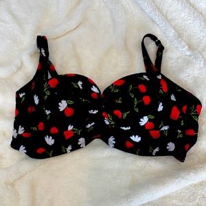 EUC: Torrid size 1 cherry swim top